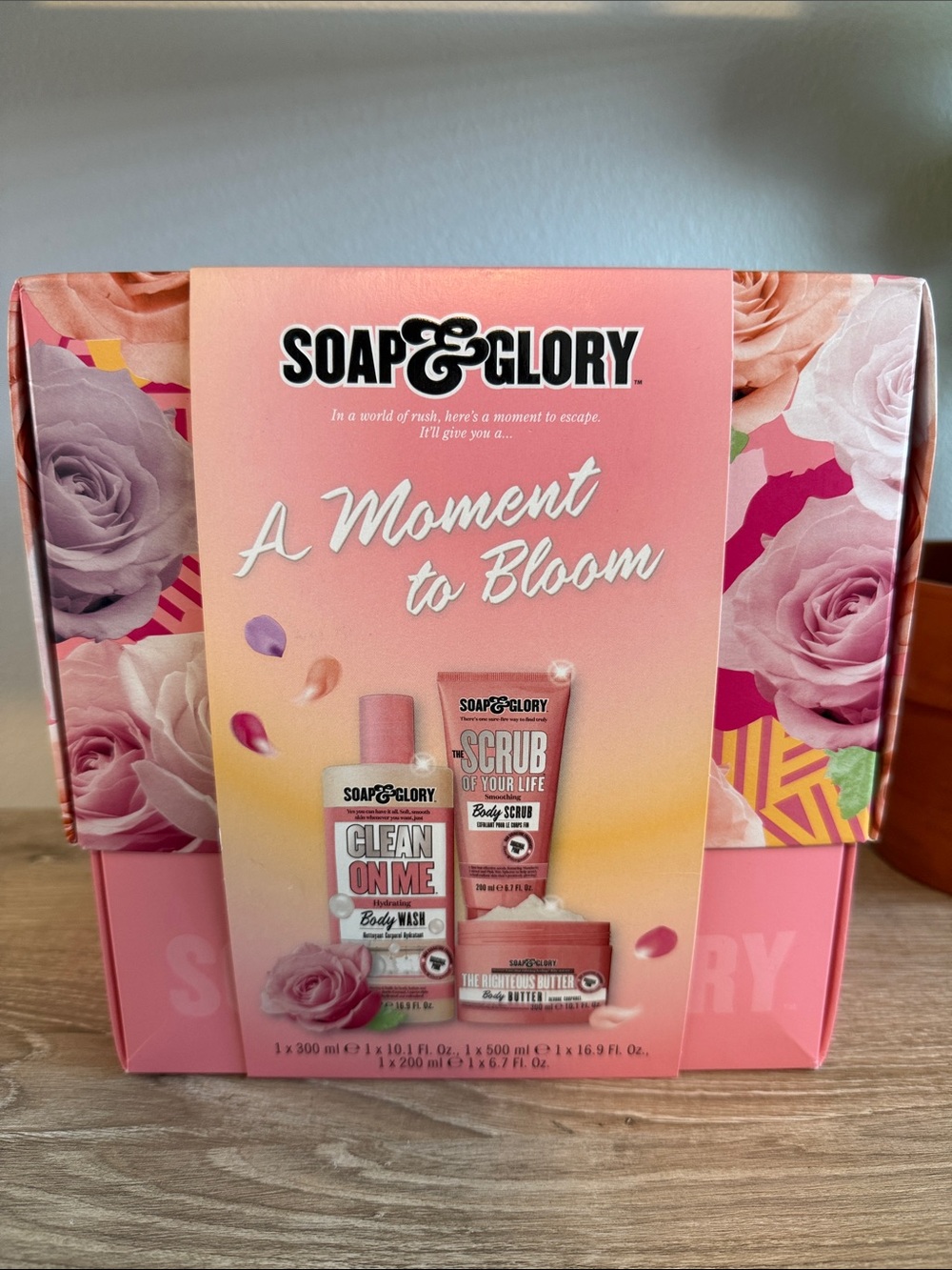 New Soap & Glory Full Sized Boxed Gift Set- Body Wash, Body Scrub, Body Butter